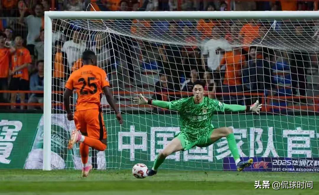 实力强劲！职业球员全力以赴