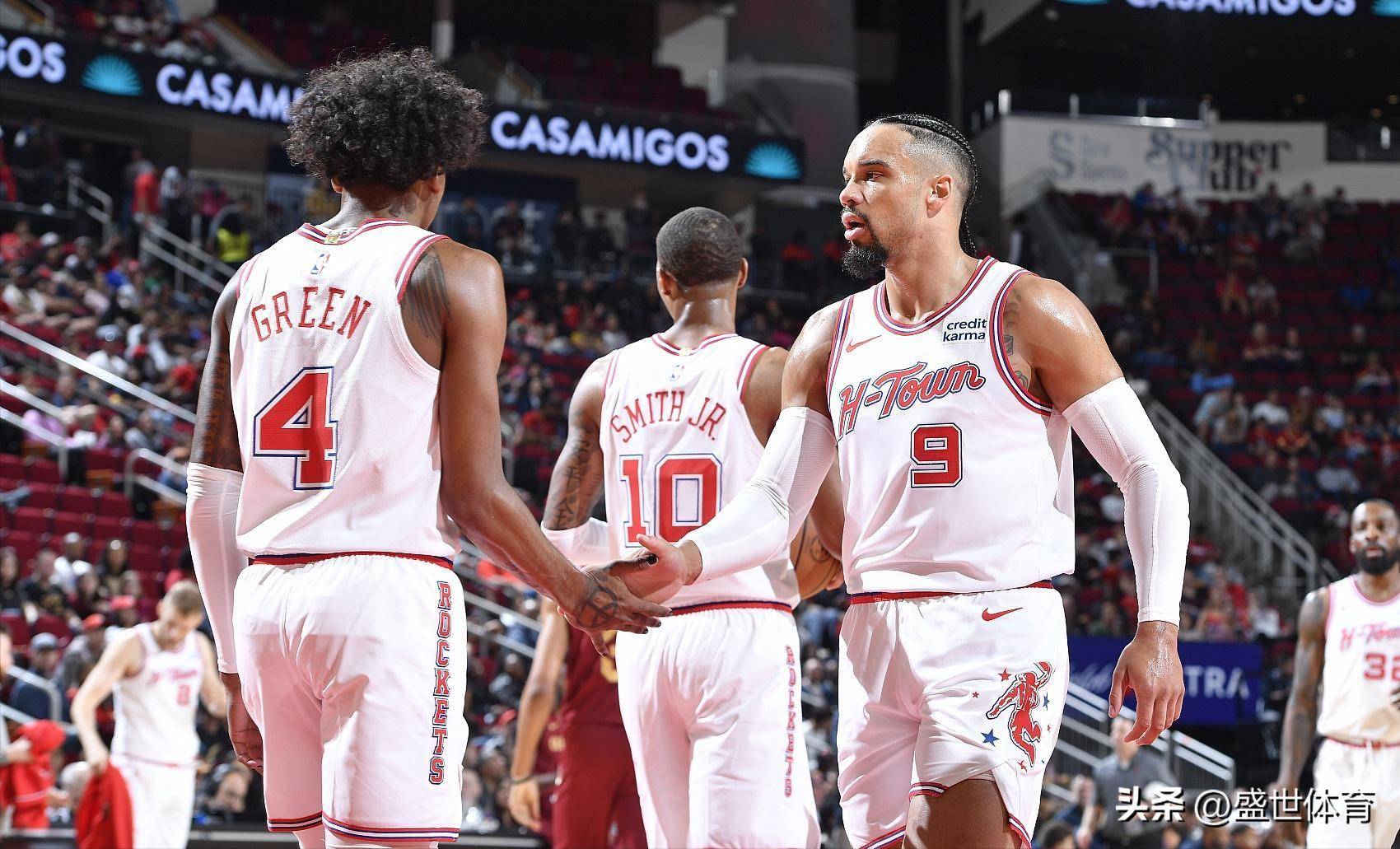 火箭队轻松击败国王队，取得比赛胜利