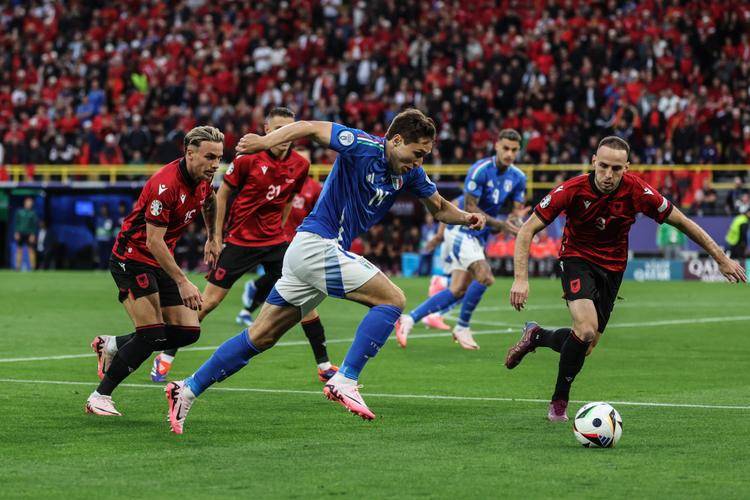 FB体育网页版-阿尔巴尼亚勇敢出击，欧洲锦标赛决战在即的简单介绍