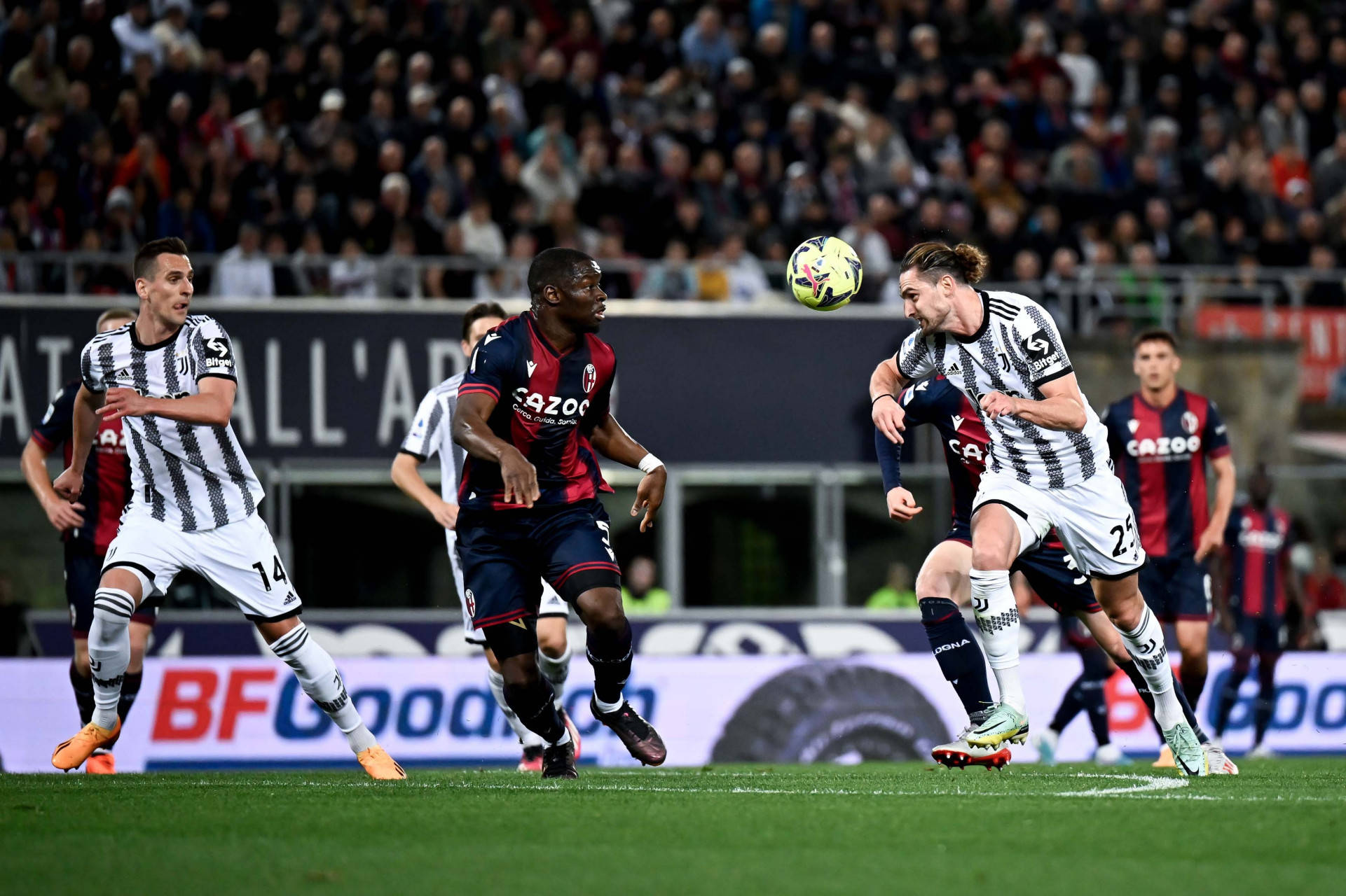 罗马尼亚挑战保加利亚，争取客场赢球的简单介绍