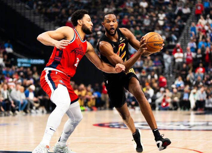 爵士客场击败骑士，终结两连败！