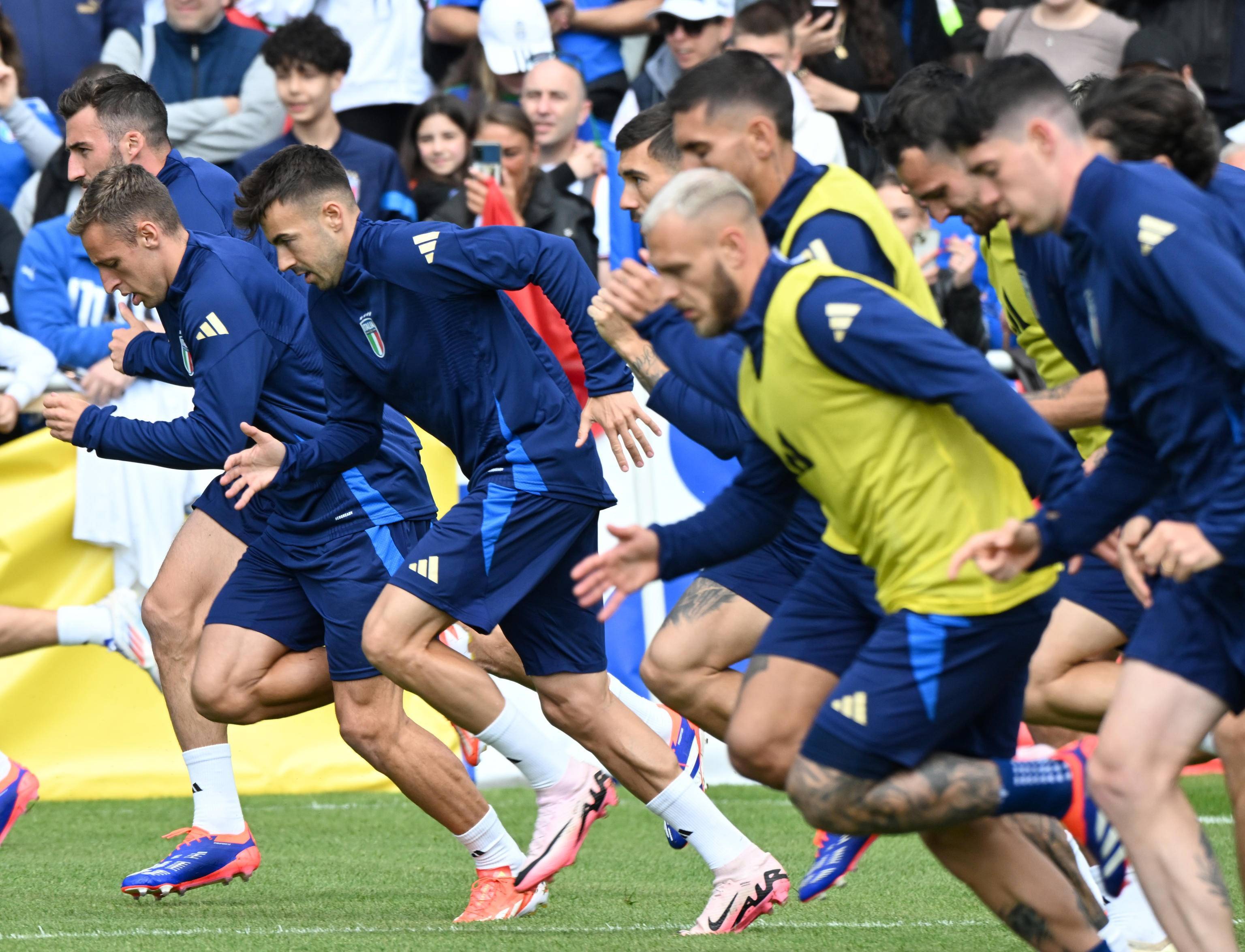 北欧强队集结备战大赛，冲击欧锦赛决赛