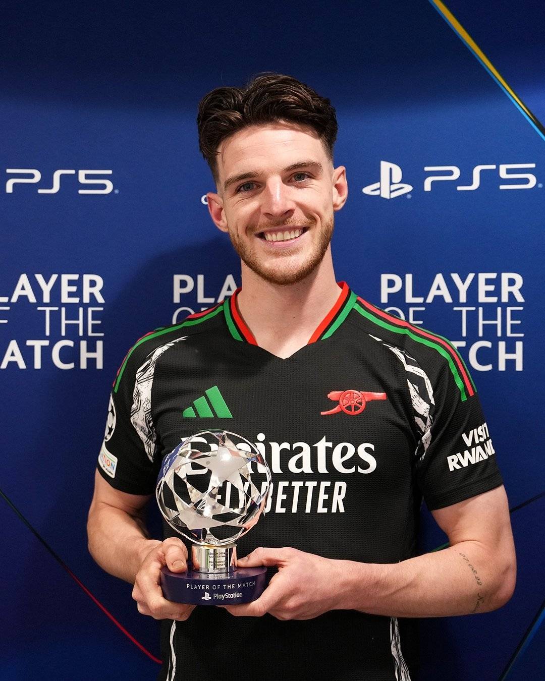 关于欧预赛比赛胜者喜笑颜开霸气十足的信息