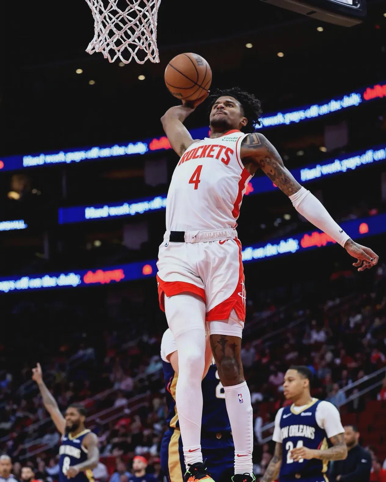 火箭队客场力胜开拓者队，取得重要胜利