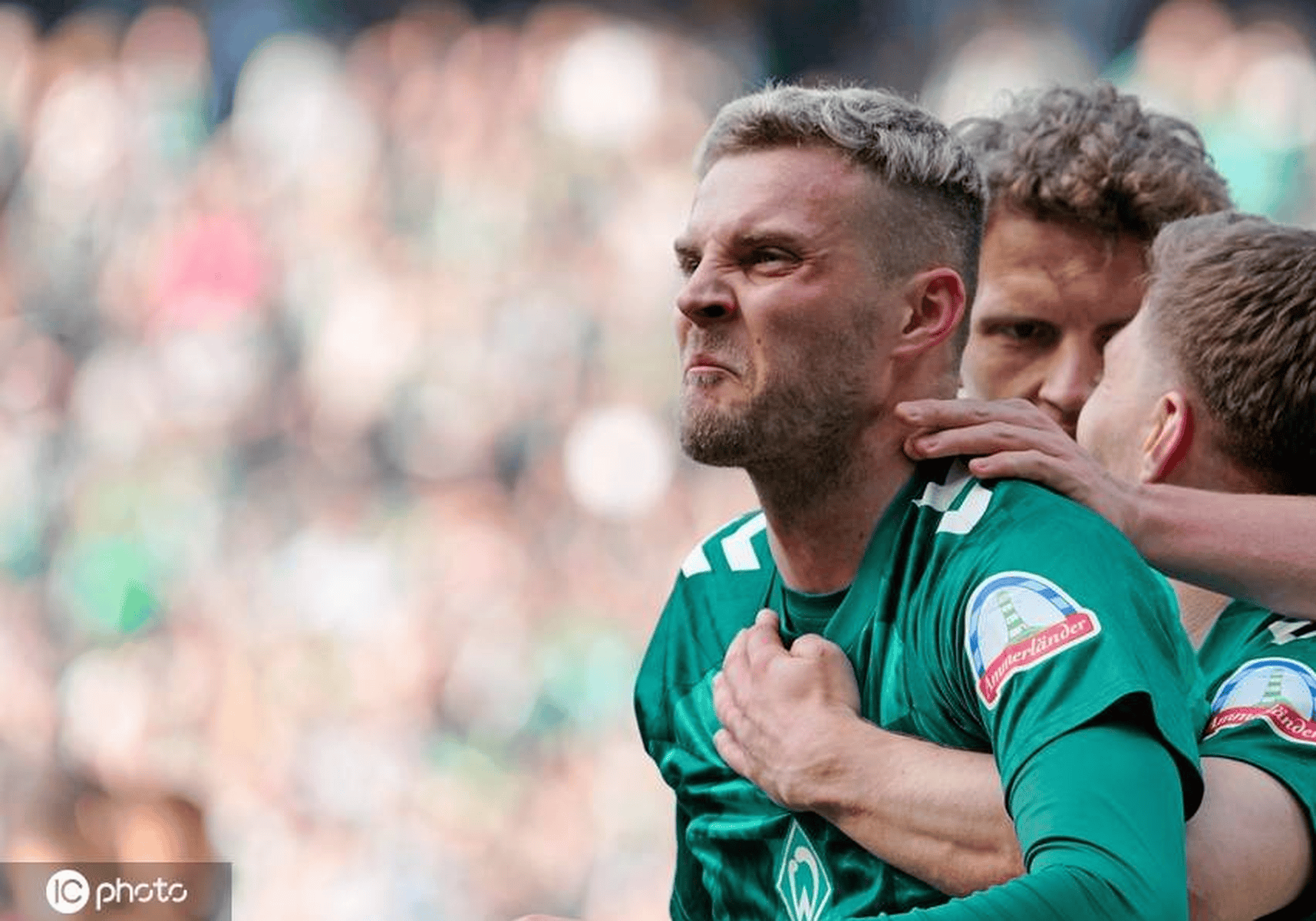 攻击火力全开！不来梅队士气高涨