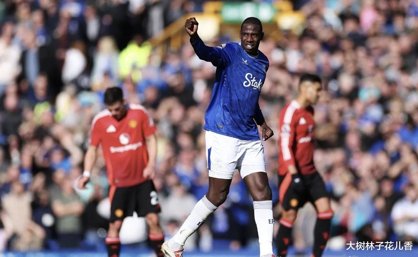 曼联客场辛苦得胜，积分攀升