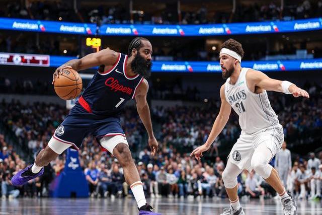 包含洛杉矶快船队主场失利，球迷期待主场弥补的词条