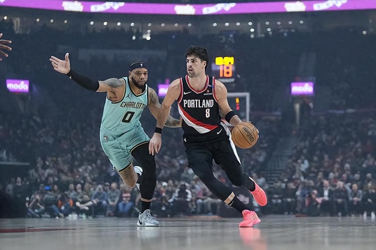 开拓者击败黄蜂，取得四连胜