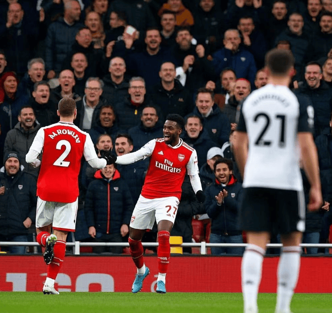 阿森纳主帅战术调整得当，带领球队逆转胜利