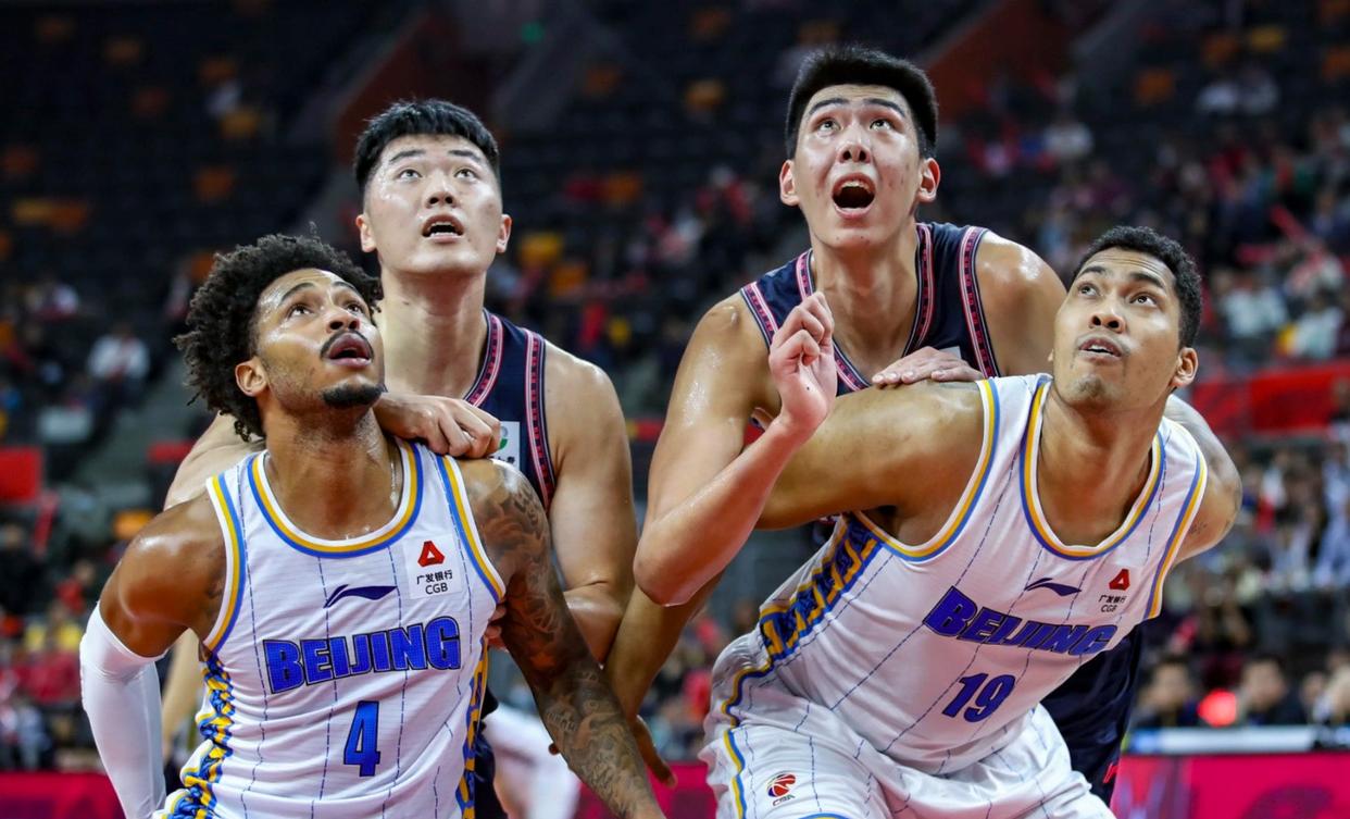 -篮球赛事中一支球队实力碾压对手