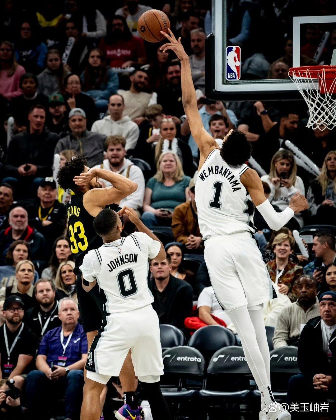 FB体育官网-尼克斯击败马刺，圣安东尼奥客场失利