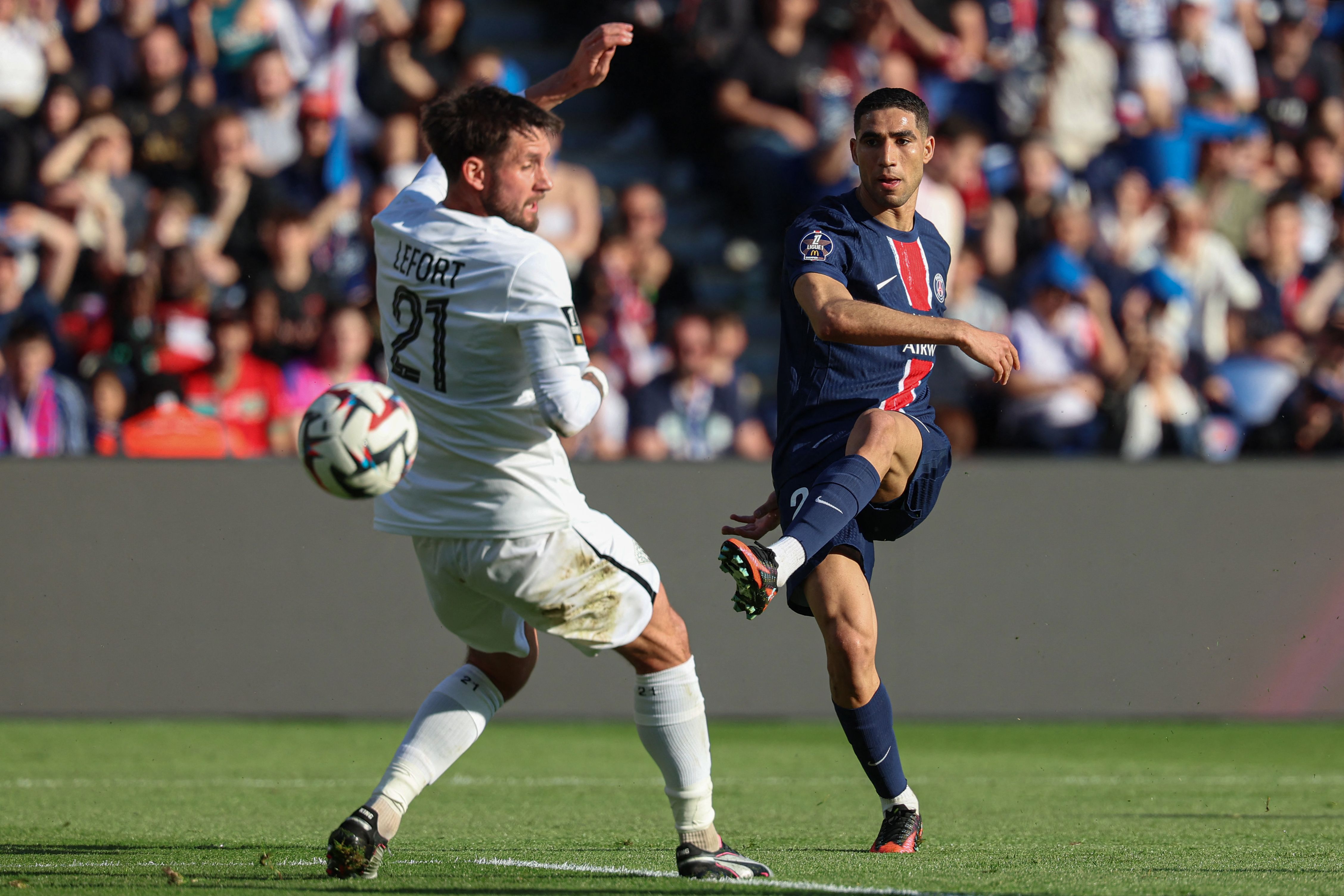 FB体育APP-法国足球队在友谊赛中夺得胜利