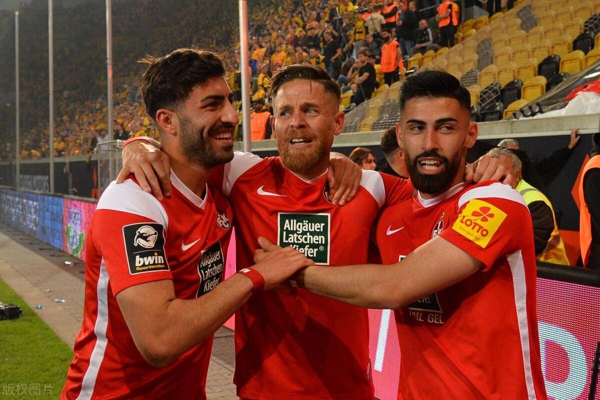 柏林赫塔秘密训练备战弗赖堡比赛