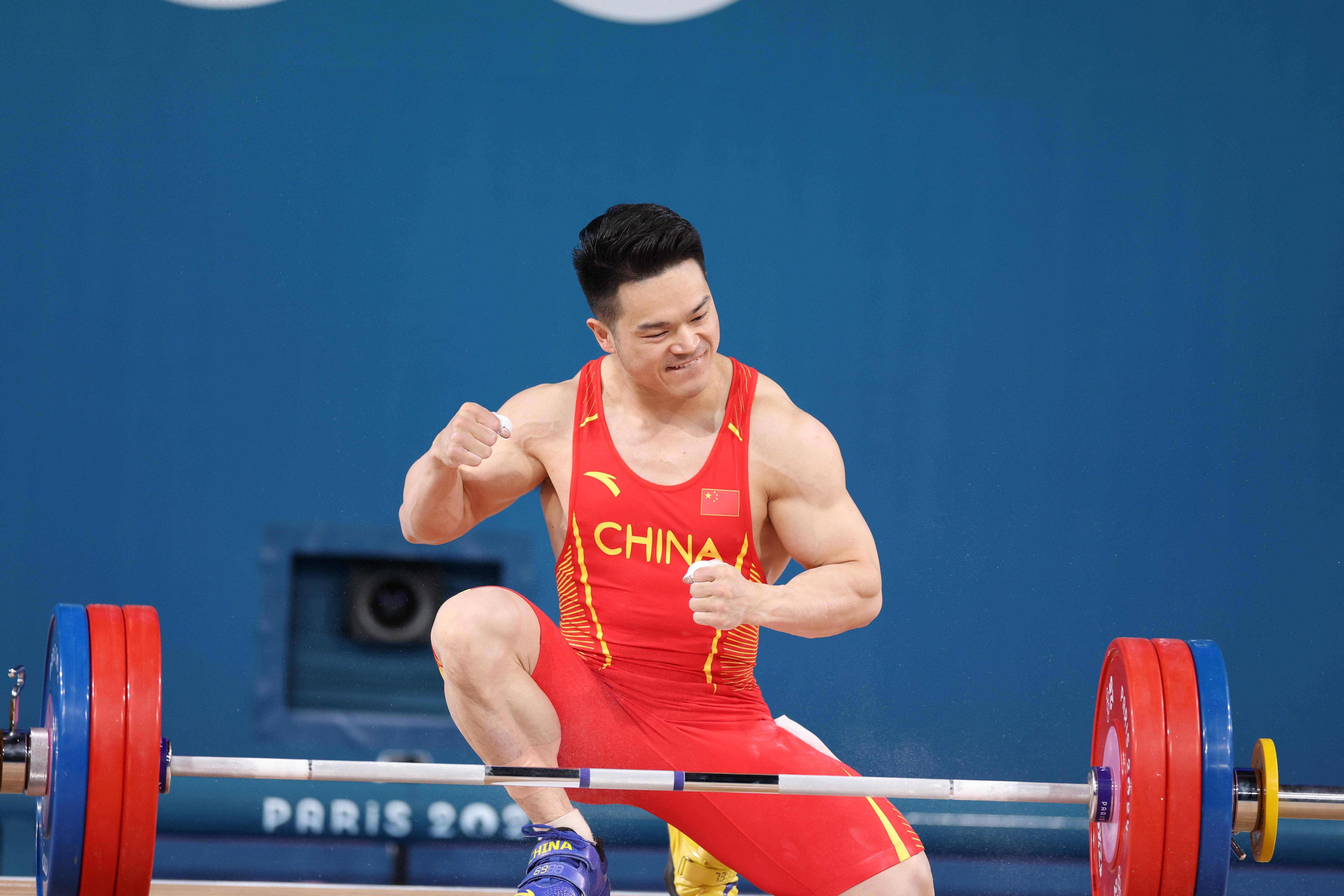 FB体育注册网址-篮球比赛中球员个人演绎神勇