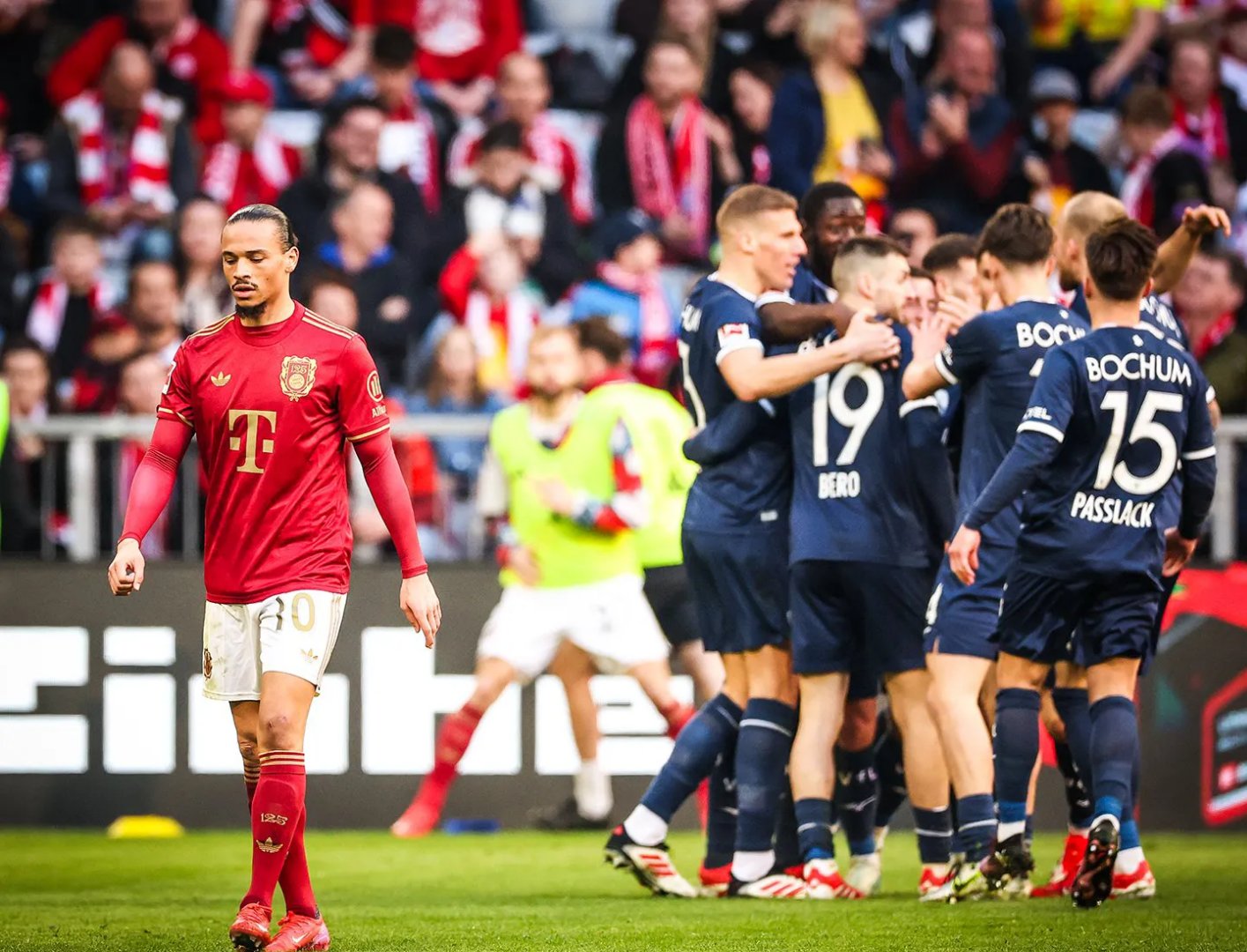 -关于拜仁慕尼黑客场大胜，继续领跑德甲的信息