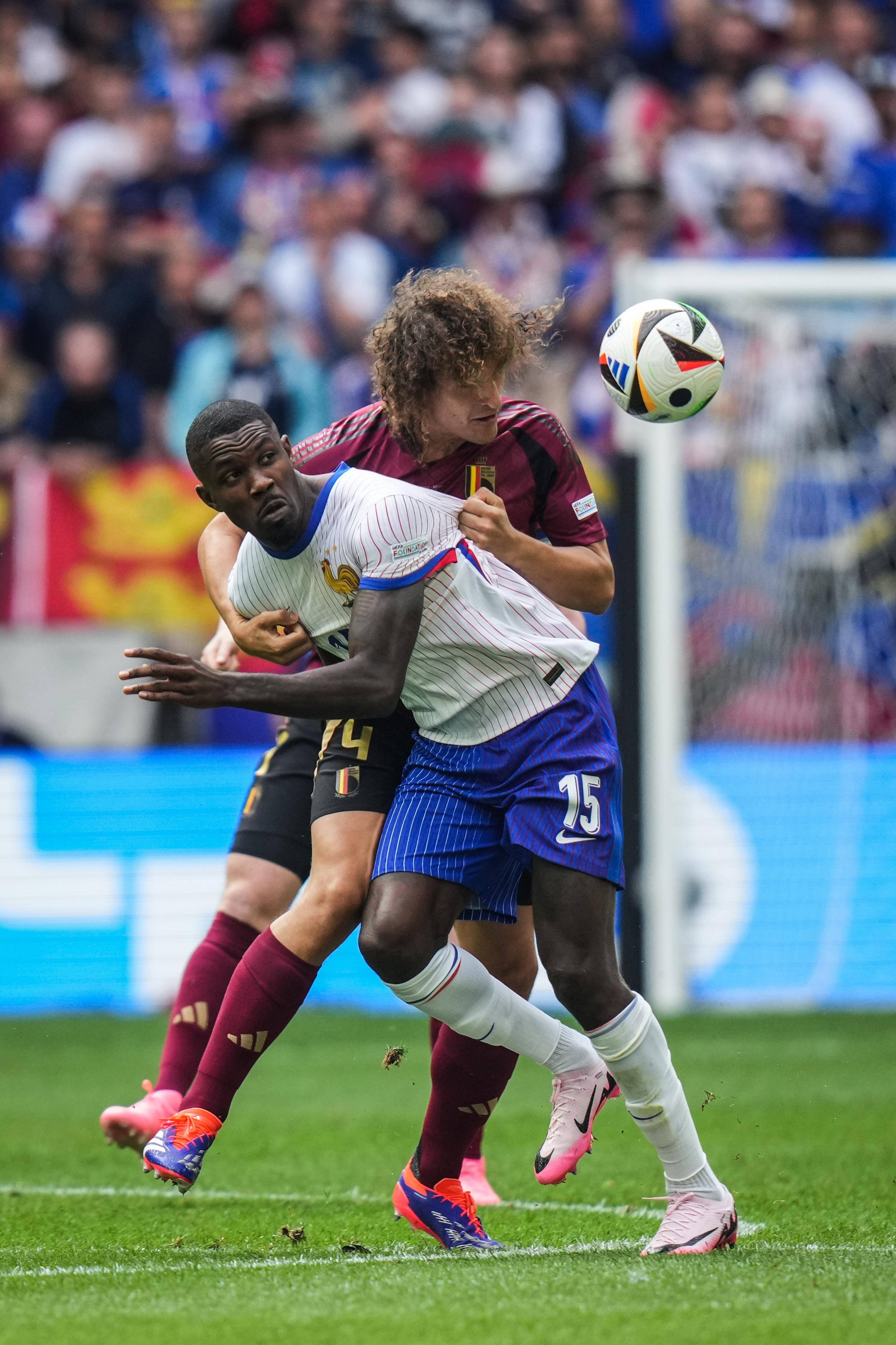 关于欧洲赛事上的精彩对抗，胜者是谁？的信息