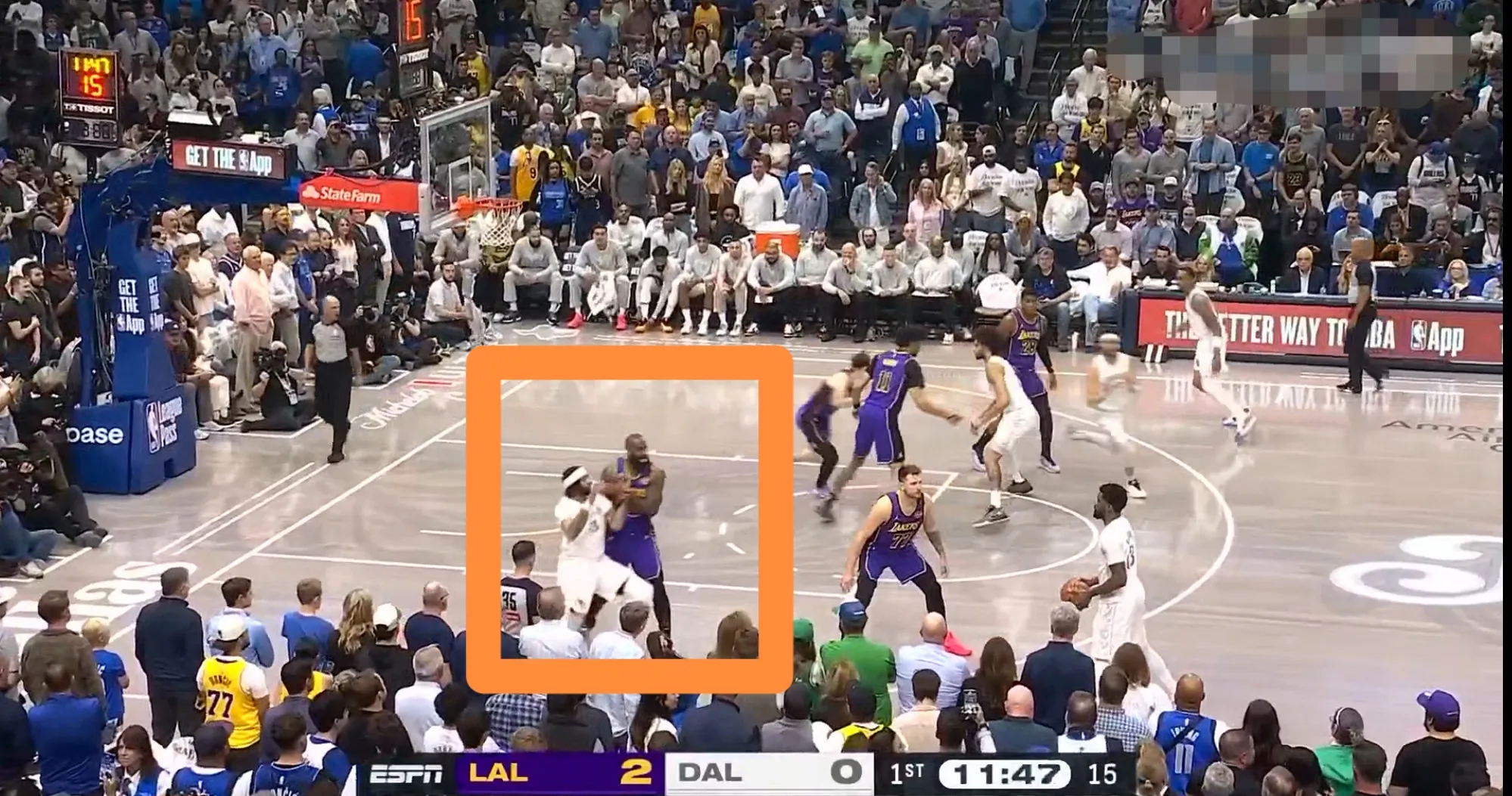 比赛场面精彩绝伦，实时报道火爆场面！