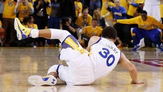 勇士后场复兴，西部冠军争霸无悬念