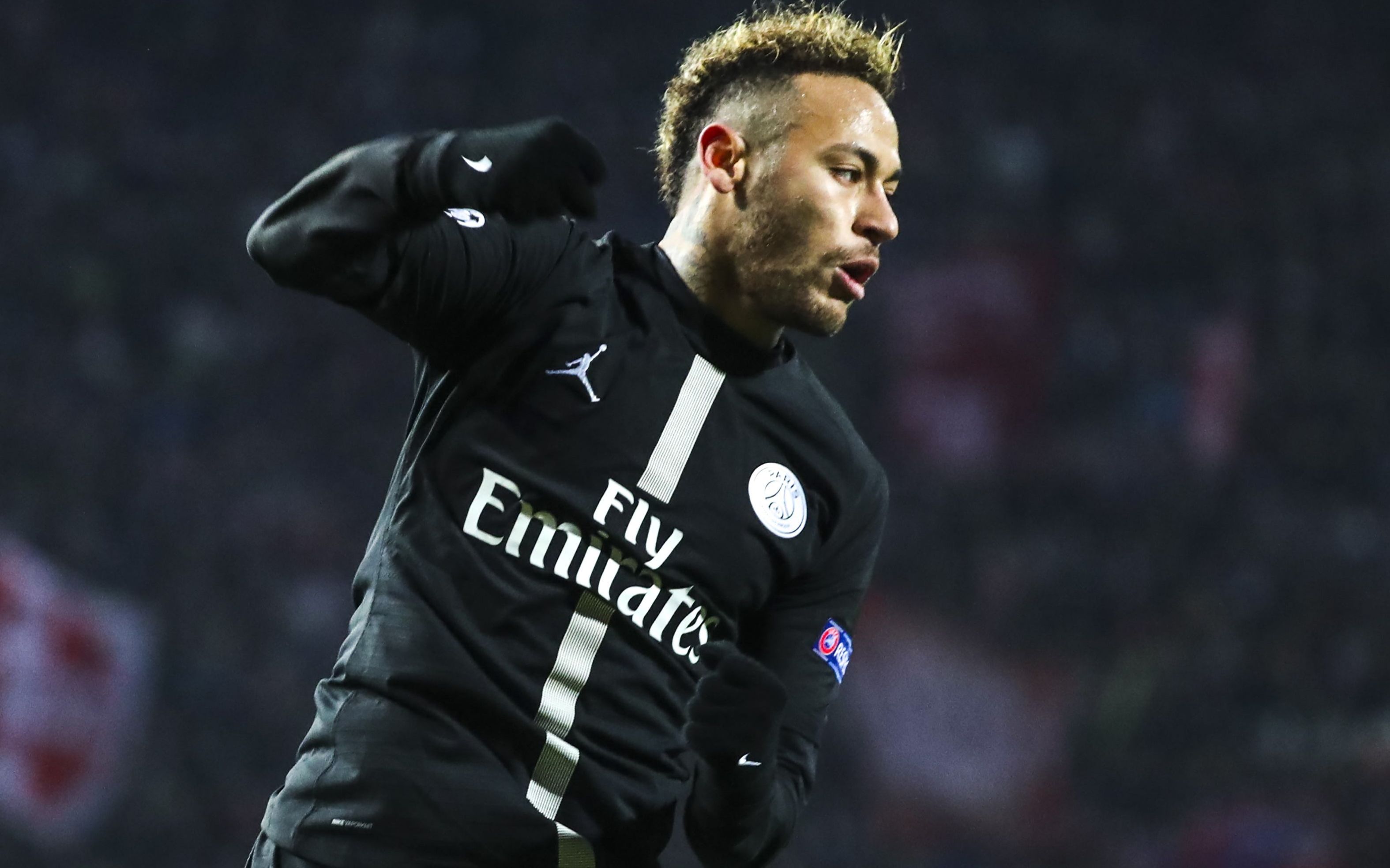 巴黎圣日耳曼晋级半决赛，内马尔表现抢眼