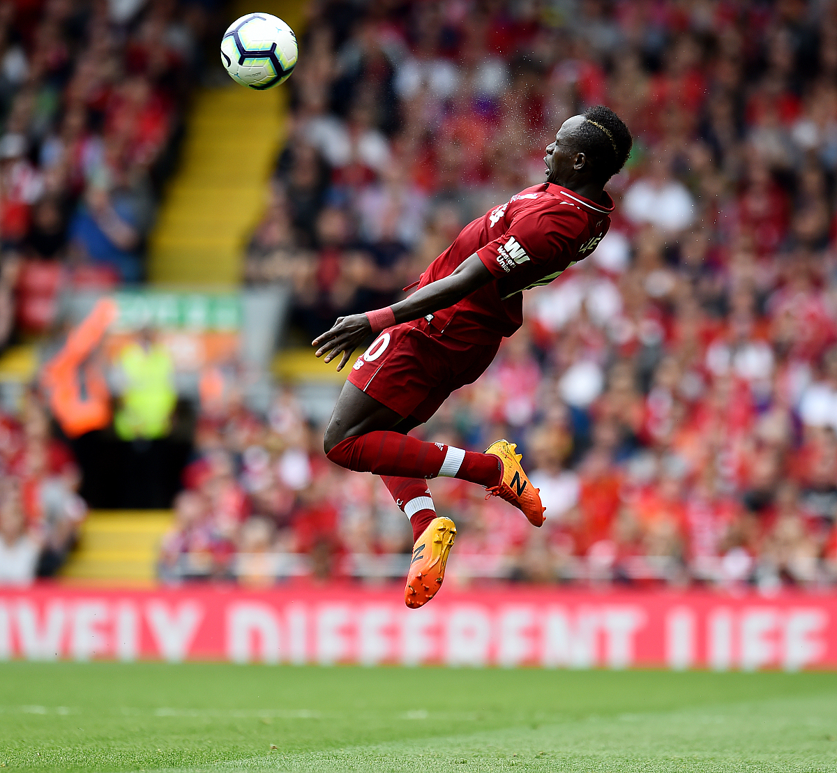 斯旺西客场逆转利物浦，继续保持不败势头