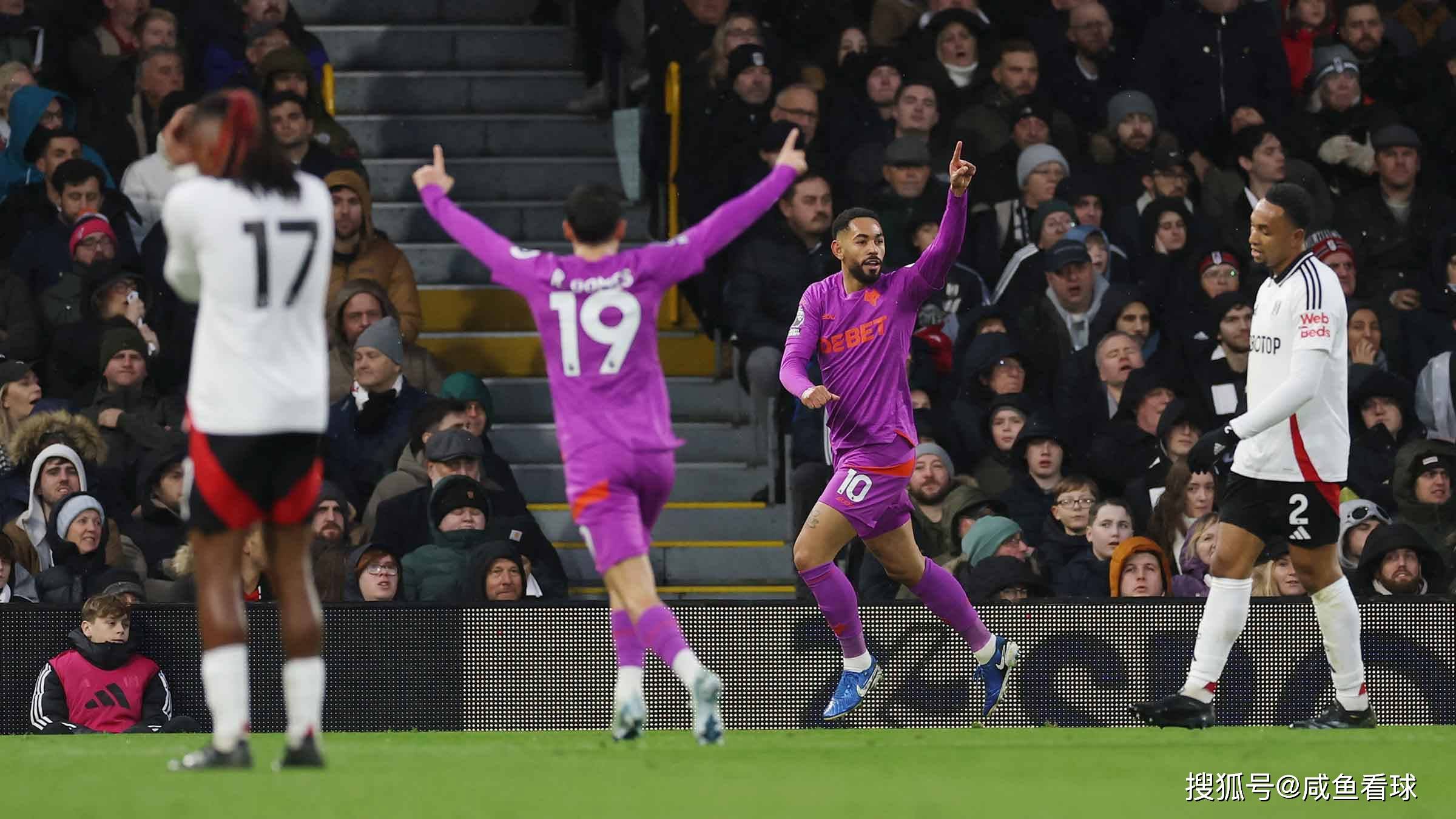 埃弗顿主场击败狼队，提前晋级！