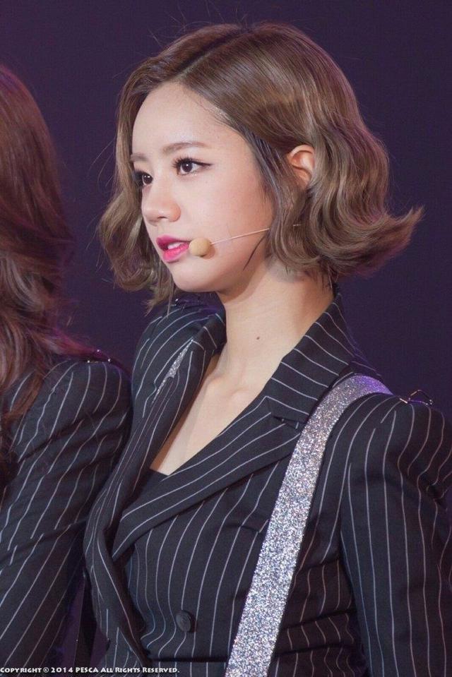 印度女子拳击运动员实力爆发，捧杯的简单介绍