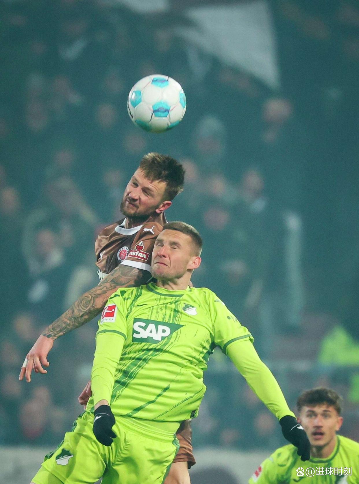 斯图加特主场力克霍芬海姆，实现三连胜