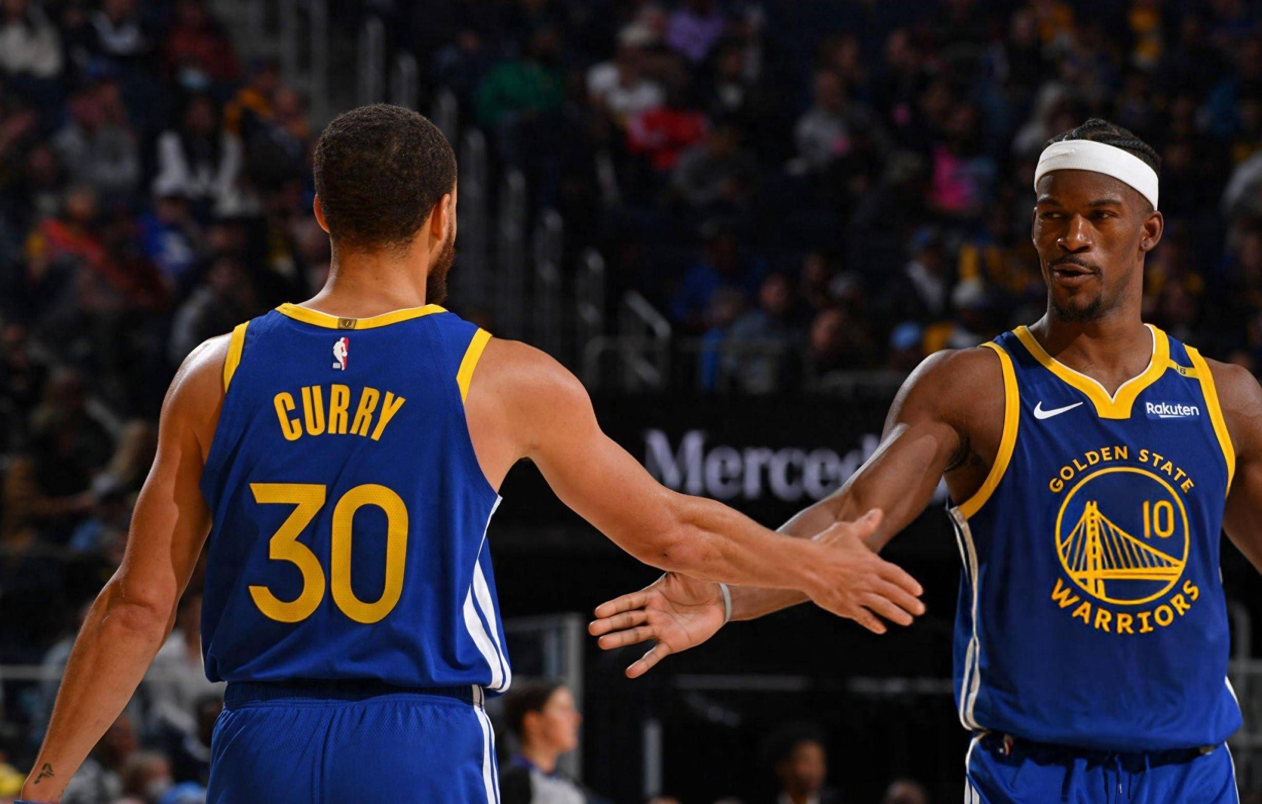 勇士击败黄蜂继续保持不败