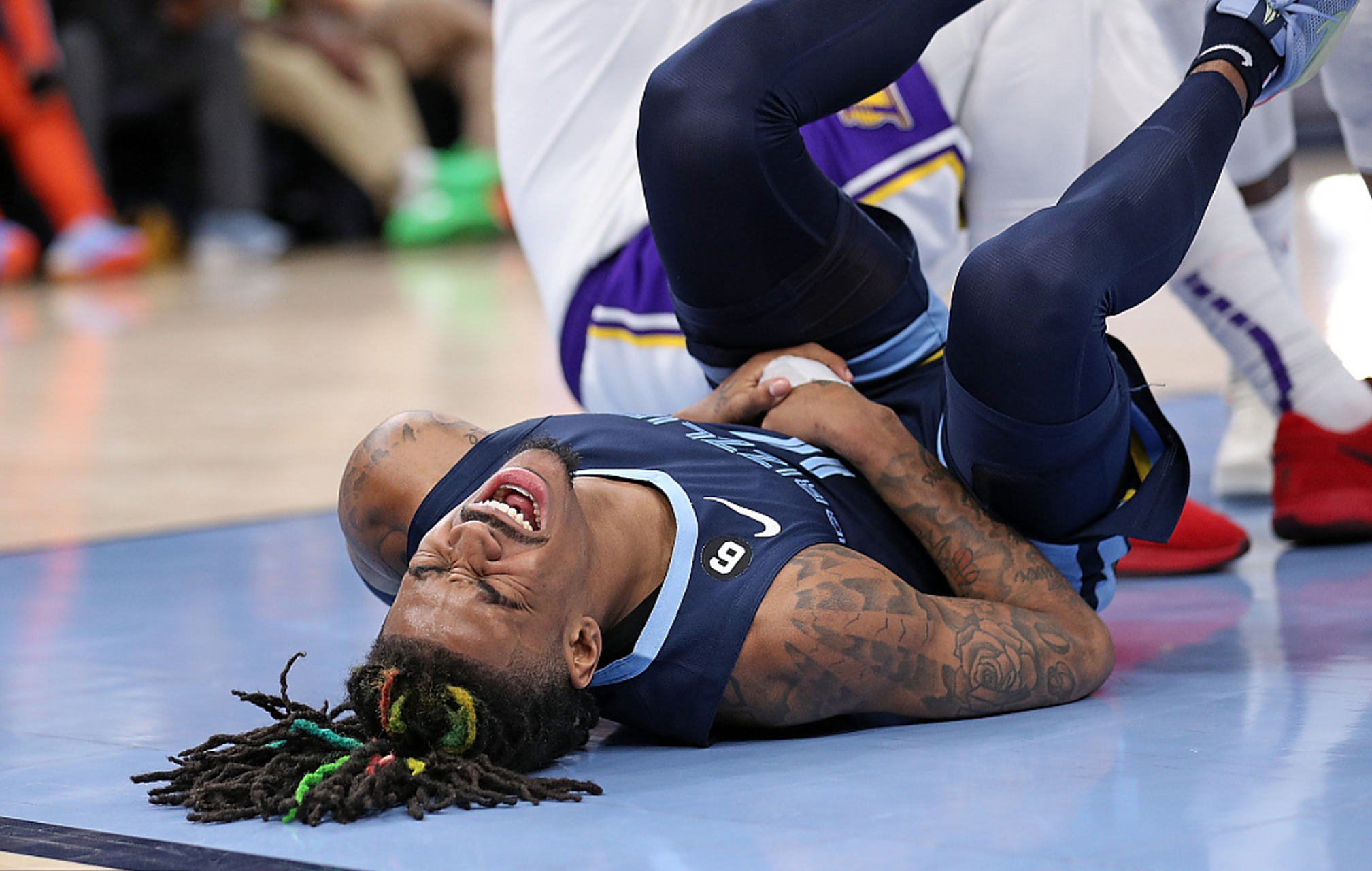 湖人逆转灰熊，取得三连胜