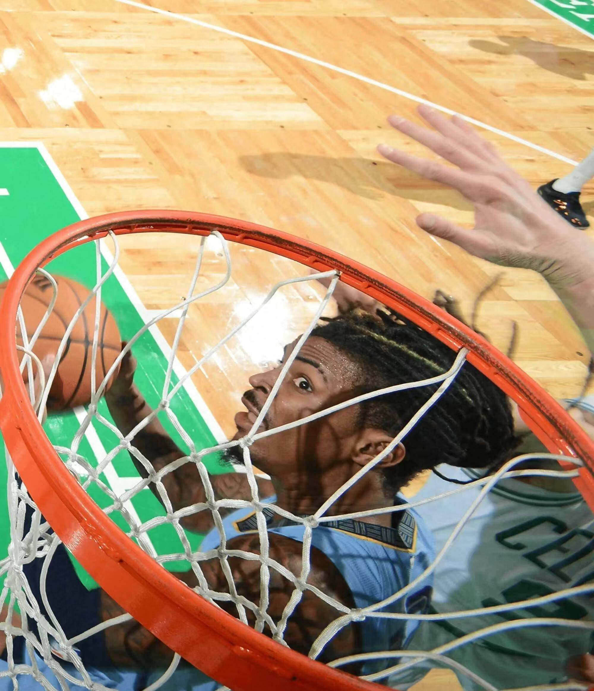 FB体育注册网址-灰熊主场挫败马刺，喜迎连胜