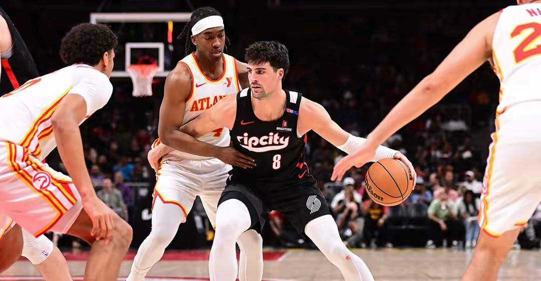 老鹰战胜开拓者，小猛10罚全中