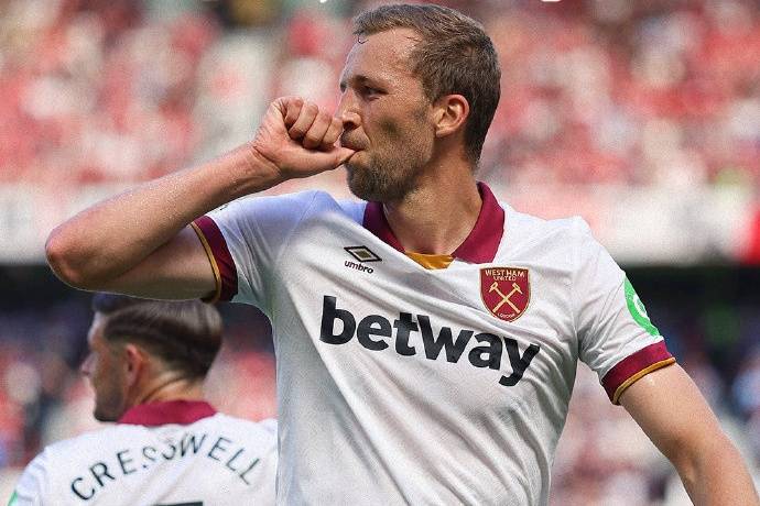 曼联客场战平西汉姆联，联赛七轮不胜